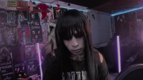 Snapshot of rotten_dreams chatting on 03-16-26, 12:17 rot online show from 03-16-26, 12:17