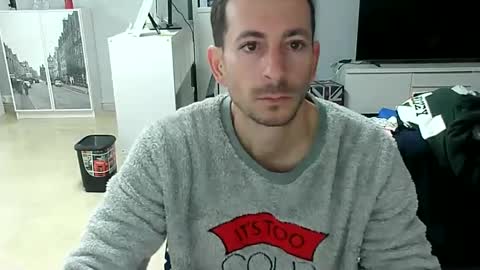 Snapshot of roubarixx chatting on 12-22-24, 10:17 roubarixx online show from 12-22-24, 10:17