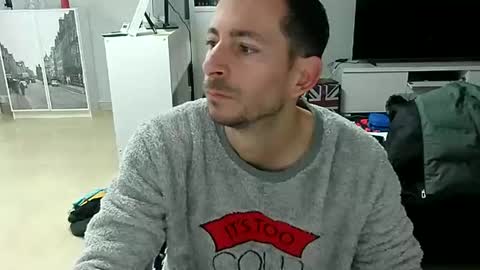 Snapshot of roubarixx chatting on 12-24-24, 08:55 roubarixx online show from 12-24-24, 08:55