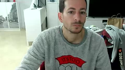 Snapshot of roubarixx chatting on 01-10-25, 07:25 roubarixx online show from 01-10-25, 07:25