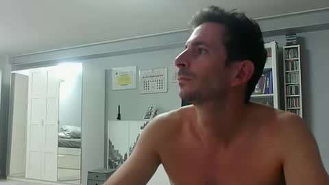 Snapshot of roubarixx chatting on 09-16-25, 09:16 roubarixx online show from 09-16-25, 09:16