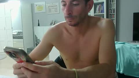 Snapshot of roubarixx chatting on 09-17-25, 09:22 roubarixx online show from 09-17-25, 09:22