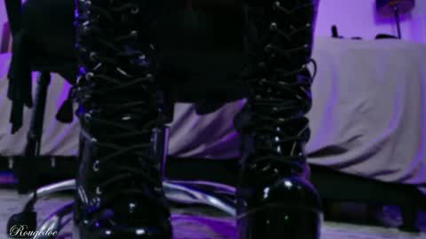 Snapshot of rougedoe chatting on 05-04-26, 12:23 Mistress Lana online show from 05-04-26, 12:23