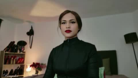 Snapshot of rougedoe chatting on 05-11-26, 04:04 Mistress Lana online show from 05-11-26, 04:04