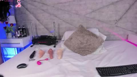 Snapshot of rouse_sweet_ chatting on 05-17-26, 12:08 ROUSE online show from 05-17-26, 12:08