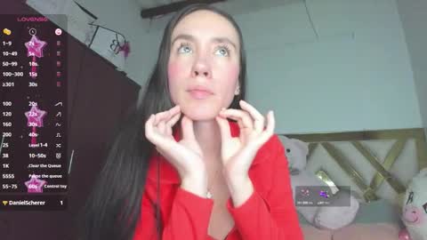 Snapshot of rousee_yarelds chatting on 10-17-25, 06:05 rousee_yarelds online show from 10-17-25, 06:05