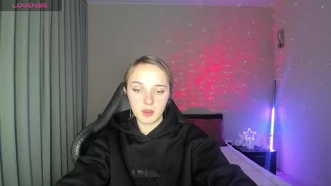 Snapshot of rousereed chatting on 12-04-24, 02:48 Rouse online show from 12-04-24, 02:48