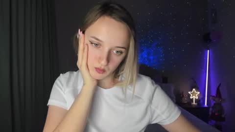 Snapshot of rousereed chatting on 12-16-24, 10:18 Rouse online show from 12-16-24, 10:18