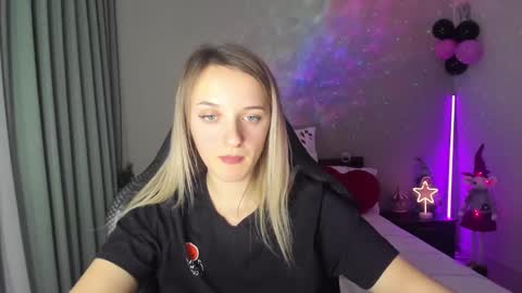 Snapshot of rousereed chatting on 12-19-24, 04:46 Rouse online show from 12-19-24, 04:46