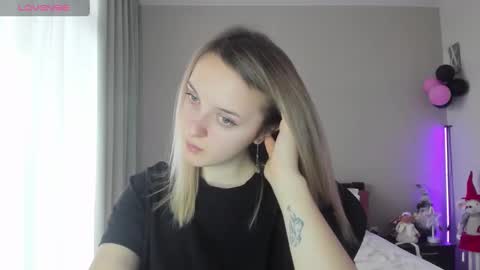Snapshot of rousereed chatting on 01-14-25, 01:17 Rouse online show from 01-14-25, 01:17