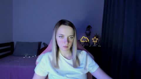 Snapshot of rousereed chatting on 02-03-25, 02:55 Rouse online show from 02-03-25, 02:55