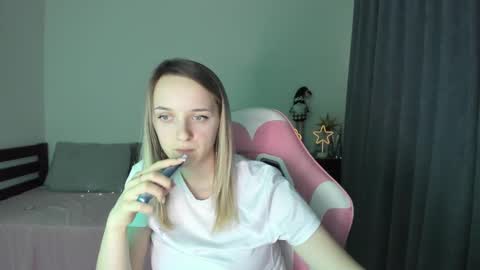 Snapshot of rousereed chatting on 02-03-25, 05:56 Rouse online show from 02-03-25, 05:56