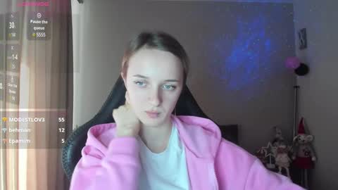 Snapshot of rousereed chatting on 02-09-25, 11:14 Rouse online show from 02-09-25, 11:14