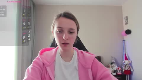 Snapshot of rousereed chatting on 02-13-25, 10:44 Rouse online show from 02-13-25, 10:44