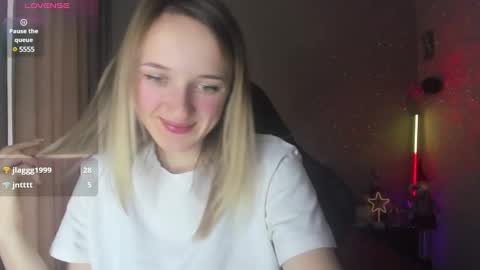 Snapshot of rousereed chatting on 02-15-25, 10:33 Rouse online show from 02-15-25, 10:33