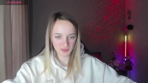 Snapshot of rousereed chatting on 02-18-25, 09:43 Rouse online show from 02-18-25, 09:43