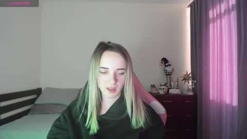 Snapshot of rousereed chatting on 02-21-25, 01:55 Rouse online show from 02-21-25, 01:55