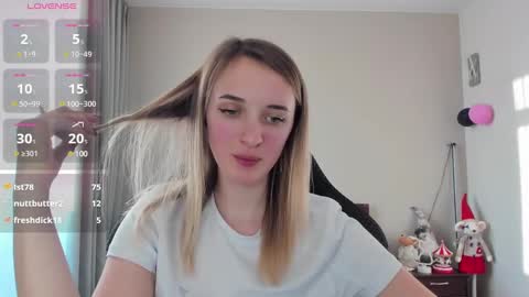 Snapshot of rousereed chatting on 02-24-25, 02:26 Rouse online show from 02-24-25, 02:26
