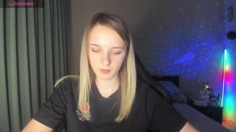 Snapshot of rousereed chatting on 03-11-25, 05:24 Rouse online show from 03-11-25, 05:24