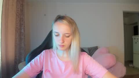 Snapshot of rousereed chatting on 09-14-25, 06:23 Rouse online show from 09-14-25, 06:23