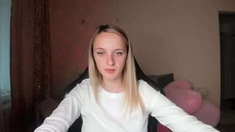 Snapshot of rousereed chatting on 09-18-25, 12:07 Rouse online show from 09-18-25, 12:07