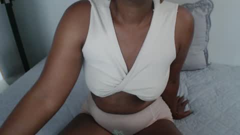 luxa online show from 02-19-25, 01:50