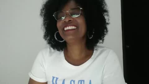 luxa online show from 10-22-25, 01:33