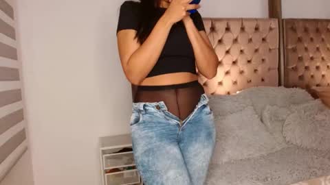 Rouss marie henao  online show from 10-13-25, 10:48