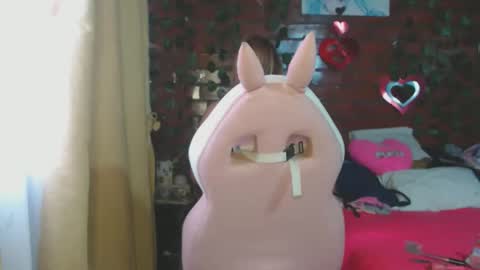 Snapshot of rousse_kitty69 chatting on 03-24-26, 11:48 Daniela Ferreira online show from 03-24-26, 11:48