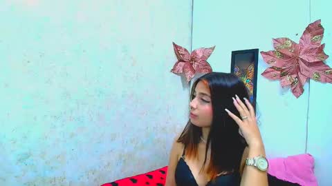rousse_violet online show from 02-03-25, 07:31