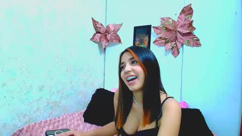 rousse_violet online show from 02-03-25, 10:32