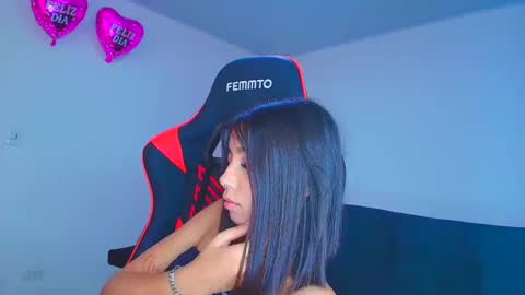 rousse_violet online show from 10-05-25, 09:56