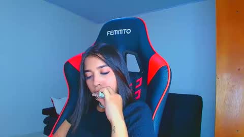 rousse_violet online show from 12-01-25, 08:58