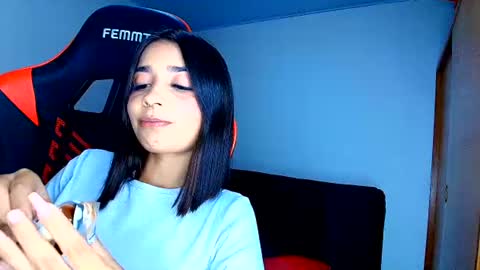 rousse_violet online show from 06-17-26, 01:30