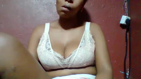 Snapshot of rovaelyah chatting on 02-17-26, 01:07 rovaelyah online show from 02-17-26, 01:07