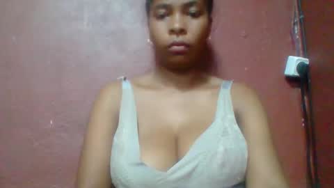 Snapshot of rovaelyah chatting on 03-18-26, 04:15 rovaelyah online show from 03-18-26, 04:15