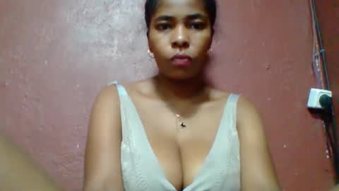 Snapshot of rovaelyah chatting on 03-23-26, 04:05 rovaelyah online show from 03-23-26, 04:05