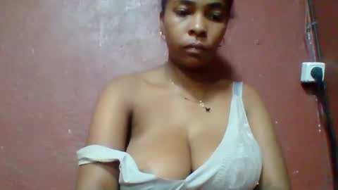 Snapshot of rovaelyah chatting on 03-26-26, 05:35 rovaelyah online show from 03-26-26, 05:35