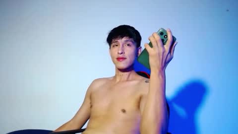 Snapshot of rowanboy23 chatting on 11-09-25, 01:04 rowanboy23 online show from 11-09-25, 01:04