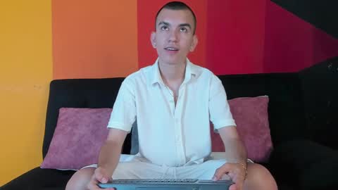 Snapshot of rowancley chatting on 09-10-25, 12:16 Rowan online show from 09-10-25, 12:16