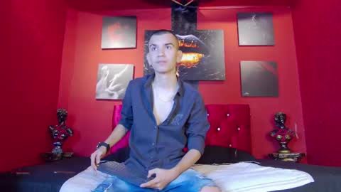 Snapshot of rowancley chatting on 09-29-25, 12:32 Rowan online show from 09-29-25, 12:32