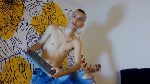 Snapshot of rowancley chatting on 10-08-25, 12:14 Rowan online show from 10-08-25, 12:14