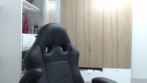 Roxana online show from 12-18-24, 01:59