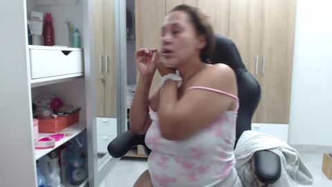 Roxana online show from 02-03-25, 04:04