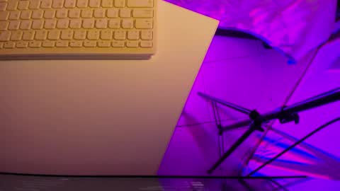 Roxane online show from 03-24-26, 06:40