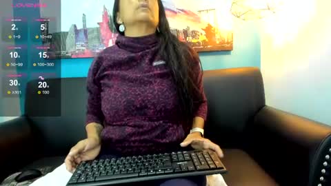  Roxanna  online show from 06-15-26, 09:22