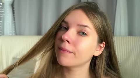 Snapshot of roxannastoo chatting on 10-27-25, 01:09 roxannastoo online show from 10-27-25, 01:09