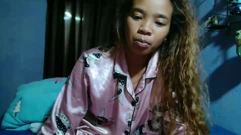 Snapshot of roxanne_98 chatting on 04-03-26, 01:58 roxanne_98 online show from 04-03-26, 01:58