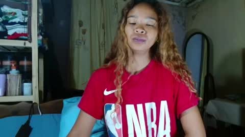 Snapshot of roxanne_98 chatting on 04-24-26, 02:58 roxanne_98 online show from 04-24-26, 02:58