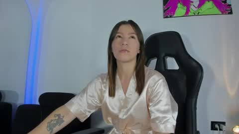 roxanne online show from 06-18-26, 06:34